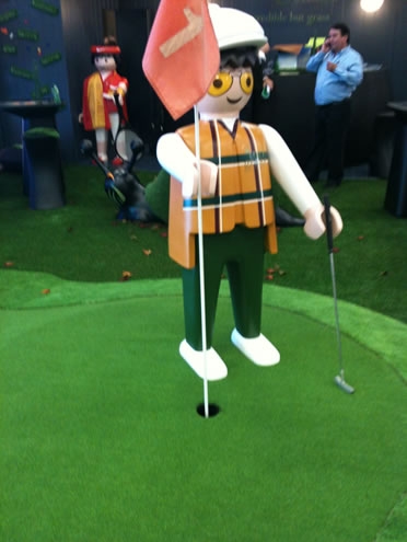 Representação de Putting Green em feira de Grama Sintética na Alemanha